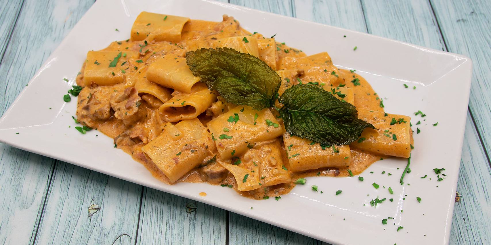 Paccheri con crema di peperoni